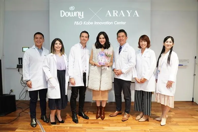 ซูเปอร์สตาร์ ชมพู่-อารยา ร่วมสร้างสรรค์ผลิตภัณฑ์น้ำยาปรับผ้านุ่มกลิ่นใหม่ ที่ได้แรงบันดาลใจจากหน้าหนาว“ดาวน์นี่ สโนไวท์ ลิมิเต็ด อีดิชั่น” ให้หน้าหนาวเมืองไทยปีนี้ พิเศษกว่าที่เคย!