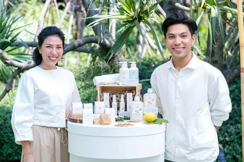 “เจ เอส แอล” ขยายธุรกิจรุกตลาดสุขภาพความงาม จับมือ “พสุธารา” ส่งแบรนด์ “Ali” ผลิตภัณฑ์ธรรมชาติ ทางเลือกใหม่สร้าง toxin-free lifestyle สำหรับผู้คน