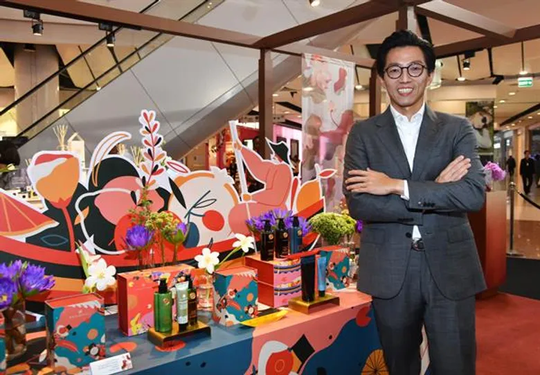 “ธนจิรา” ฉลองครบรอบ 20 ปีแบรนด์ “HARNN” ประกาศวิสัยทัศน์ใหม่ โชว์แผนโรดแมป 3 ปี เดินหน้าขับเคลื่อนธุรกิจด้วยกลยุทธ์ HARNN Holistic ตั้งเป้าปี 2565 ดันรายได้รวม HARNN ทะลุ 800 ล้านบาท พร้อมลุยสร้างประวัติศาสตร์หน้าใหม่