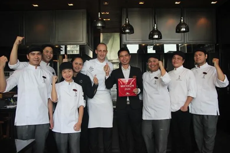ห้องอาหาร เอเลเมนท์ โรงแรม ดิ โอกุระ เพรสทีจ กรุงเทพฯ ได้รับรางวัล 1 ดาวมิชลิน จากคู่มือแนะนำร้านอาหารและที่พักระดับโลก 'มิชลิน ไกด์’ ติดต่อกันเป็นปีที่ 3