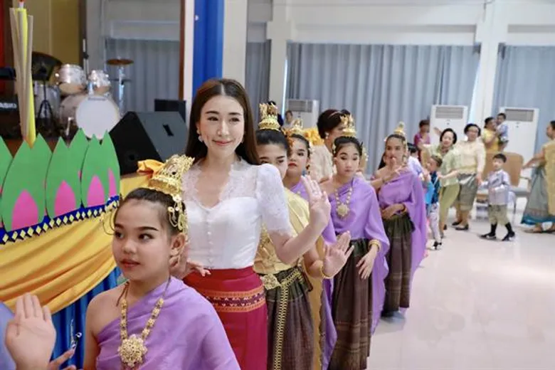 'สาธิตกรุงเทพธนบุรี’ ปลูกฝังความเป็นไทย ประดิษฐ์ 'กระทงรักษ์โลก’ อนุรักษ์ประเพณีไทย