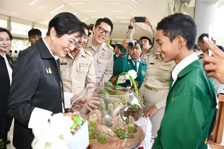 รมช.คุณหญิงกัลยา ลงพื้นที่เปิดบ้าน 50 ปี เกษตรเขาเขียว มุ่งเน้นเยาวชนภาคเกษตร ฝึกฝนพัฒนาตนเองให้เป็นผู้นำด้านการเกษตร