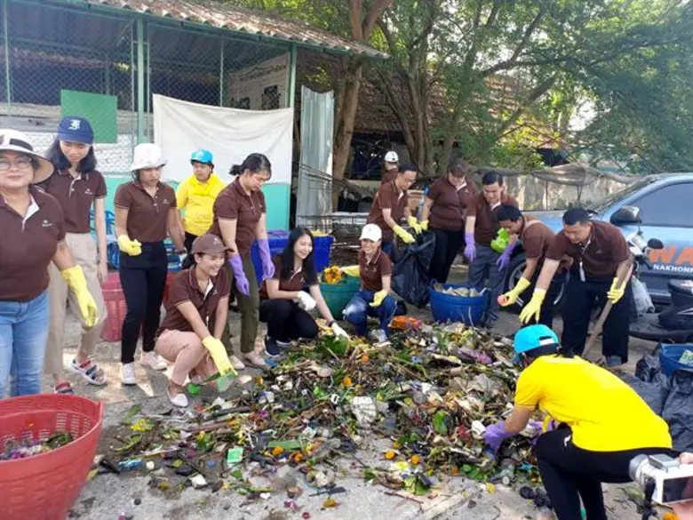 มั่นคงฯ "รวมพลังเก็บขยะหลังวันลอยกระทง"