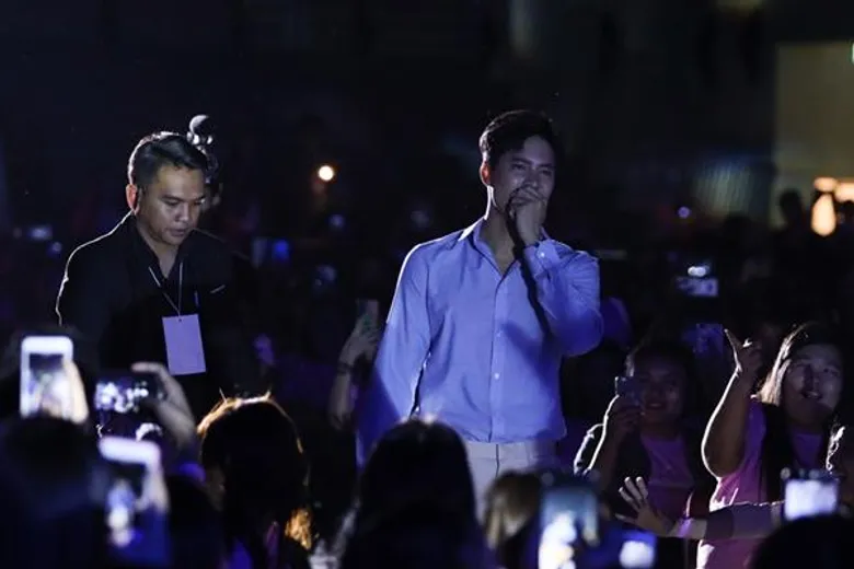 “ไมค์” ซึ้งทั้งน้ำตา ปลื้ม “เมียโจร” ล้นฮอลล์ร่วมฟินแฟนมีต