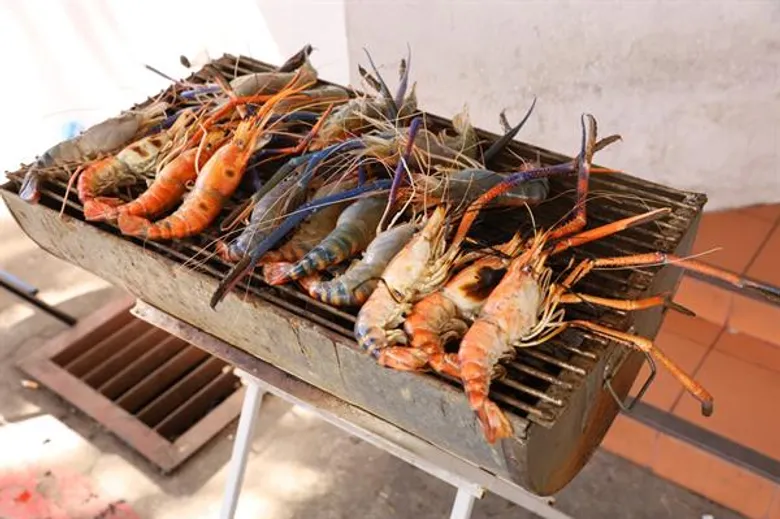 แคมเปญส่งเสริมกินกุ้งก้ามกราม "กุ้งจากปากบ่อ ถึงครัวบ้าน" ช่วยเกษตรกรไทย