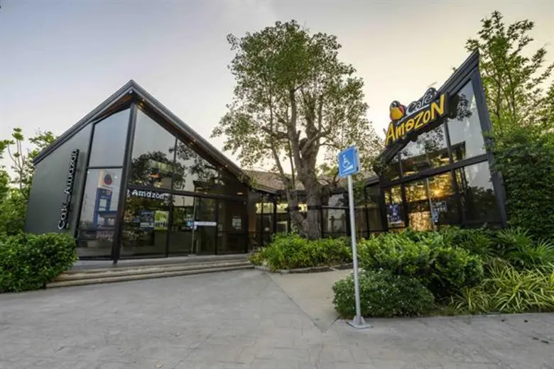 โออาร์ – พีอีเอ – จีพีเอสซี ร่วมพัฒนาผลิตไฟฟ้าจากพลังงานแสงอาทิตย์ภายในสถานีบริการน้ำมัน พีทีที สเตชั่น และร้าน คาเฟ่ อเมซอน ส่งเสริมพลังงานสะอาด สร้างประโยชน์ต่อสังคม