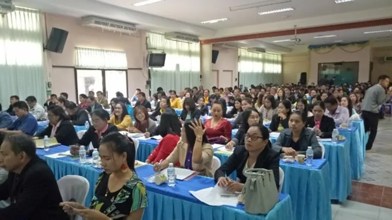 จังหวัดบุรีรัมย์จัดประชุมชี้แจงครูแนะแนว เพื่อขับเคลื่อนโครงการเพิ่มทักษะด้านอาชีพแก่นักเรียนครอบครัวยากจน ที่ไม่ได้เรียนต่อหลังจบการศึกษาภาคบังคับ"