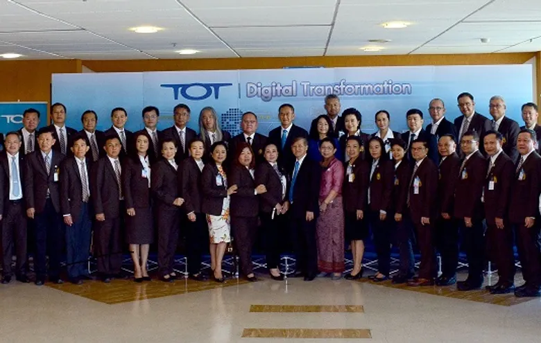 ทีโอที ต้อนรับคณะฯ หลักสูตรการพัฒนาการเมืองและการเลือกตั้งระดับสูง รุ่นที่ 10 (พตส.10) ของ กกต. ดูงานศูนย์ต่อต้านข่าวปลอมและศูนย์บริหารจัดการโครงข่ายเน็ตประชารัฐ