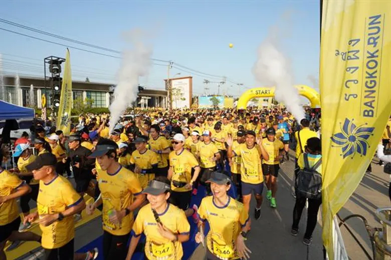 เหล่านักวิ่งกว่า 5,000 คน ร่วมจารึกประวัติศาสตร์ ปิดถนนวิ่งบนเส้นทางใหม่ล่าสุด ของกรุงเทพมหานคร “ศรีนครินทร์–ร่มเกล้า”