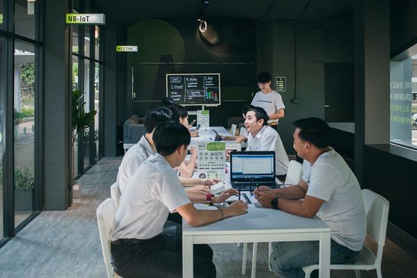 AIS เดินเครื่อง ผู้นำขับเคลื่อนนวัตกรรมสู่ภูมิภาค ผนึก ม.เชียงใหม่เปิด AIS Playground ผลักดันดิจิทัลครีเอเตอร์สายพันธุ์เทคฯ แห่งแรกของภาคเหนือ