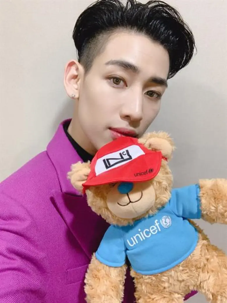 “ยูนิเซฟ” ต้อนรับเทศกาลแห่งความสุข ชวนเซเลบดังออกแบบ “เท็ดดี้ บลู” คอลเลคชั่นพิเศษ สมทบทุนในรายการ “เดอะ บลู คาร์เพท โชว์ฯ” ร่วมสร้างอนาคตที่ดีให้แก่เด็กๆ ทั่วโลก