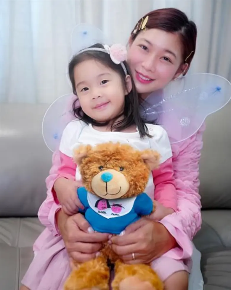 “ยูนิเซฟ” ต้อนรับเทศกาลแห่งความสุข ชวนเซเลบดังออกแบบ “เท็ดดี้ บลู” คอลเลคชั่นพิเศษ สมทบทุนในรายการ “เดอะ บลู คาร์เพท โชว์ฯ” ร่วมสร้างอนาคตที่ดีให้แก่เด็กๆ ทั่วโลก