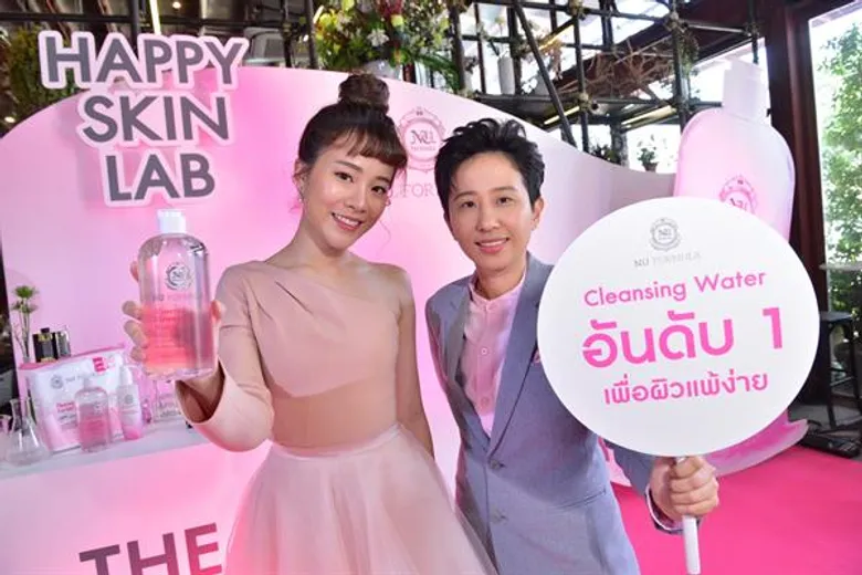 “นู ฟอร์มูล่า” สกินแคร์สัญชาติไทย โชว์ความสำเร็จเปิดตัวในจีน กว่า 1,000 สาขา ก้าวสู่แบรนด์โลก ชูผลิตภัณฑ์ที่ตอบโจทย์ทุกปัญหาผิว พร้อมดึง “Mintchyy” เป็น Brand Ambassador