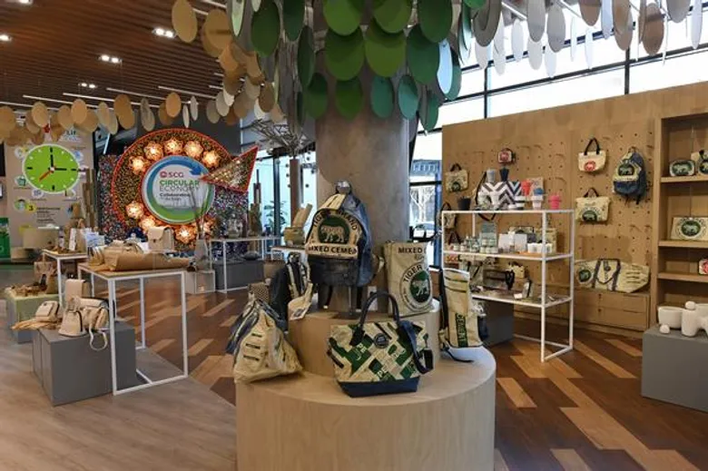 SCG Experience พลิกโฉมร้านใหม่ สร้างประสบการณ์เพื่อการอยู่อาศัยที่ดีขึ้น ง่าย ครบ จบ ที่เดียวช่วยคนรักบ้านสะท้อนตัวตนด้วยสินค้าและบริการหลากหลายครบวงจร