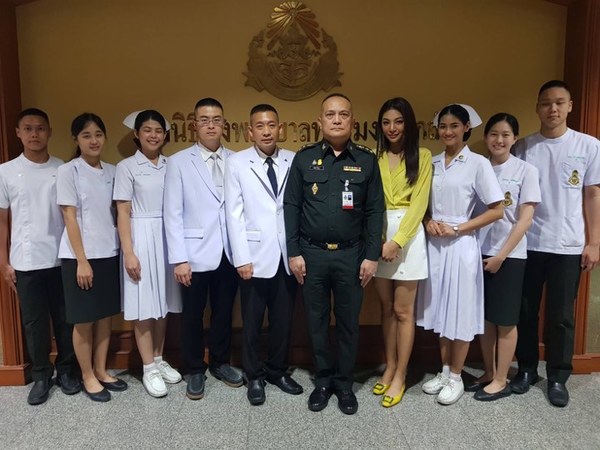 ฝ้าย – อ๋อ มิสแกรนด์ชวนทำความดีเนื่องในวันสมเด็จพระมหาธีรราชเจ้า