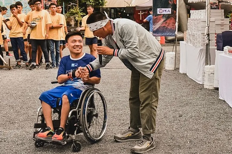 ปนป.2 สถาบันพระปกเกล้า จับมือ กรุงเทพมหานคร จัดงานเทศกาลวิ่งการกุศลยามเย็น “Evening Glow Rave and Run 2019”