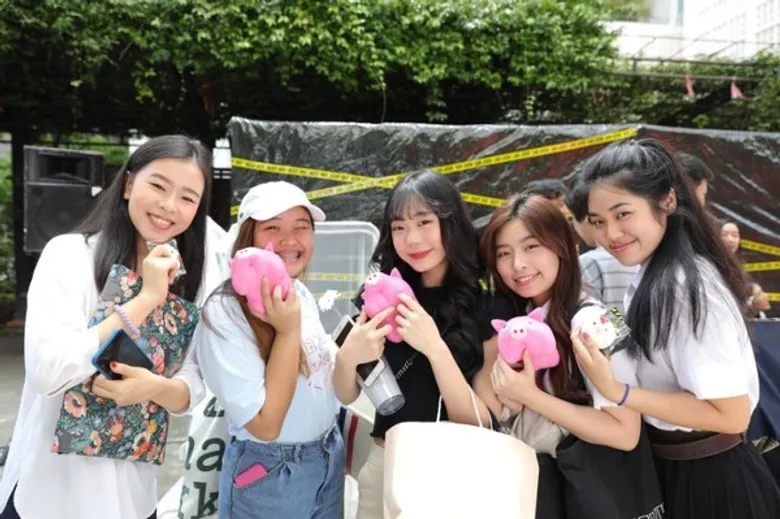 องค์กรพิทักษ์สัตว์แห่งโลก ประเทศไทย ร่วมกับนิเทศ จุฬาฯ จัดนิทรรศการ “เบื้องหลังจานโปรดโหดกว่าที่คิด”