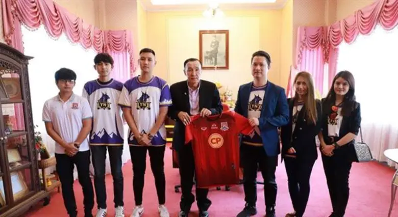 ภาพข่าว: Lynx TH สร้างปรากฎการณ์ครั้งใหม่กับวงการ E- Sport รุกหนัก Pro Evolution Soccer จับมือ ตราด เอฟซี ลุยศึก Toyota E-League
