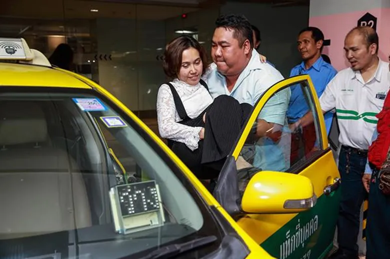 “แกร็บแอสซิสท์” เข้าใจ เข้าถึง...เพื่อบริการที่ดีกว่าสำหรับผู้พิการ ภารกิจเล็กๆ ที่ยิ่งใหญ่ของพาร์ทเนอร์คนขับแกร็บแท็กซี่
