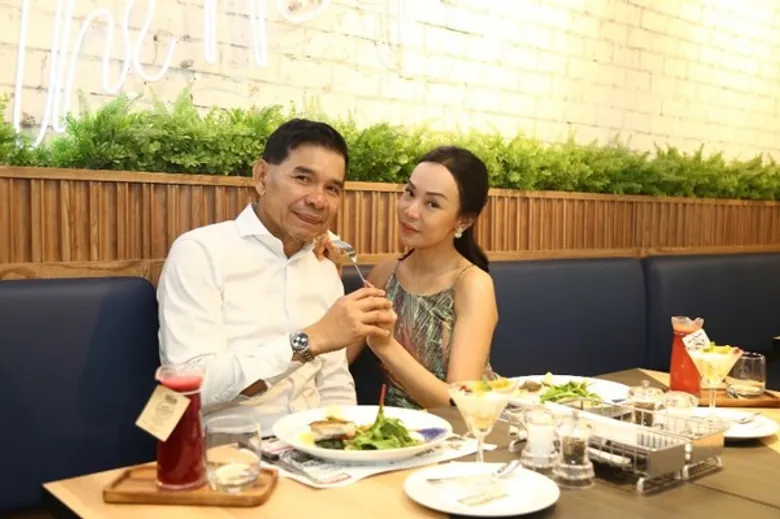 หนุ่มสาวเซเลบริตี้ควงคุณพ่อสัมผัสมื้อพิเศษ รับเทศกาลวันพ่อแห่งชาติ