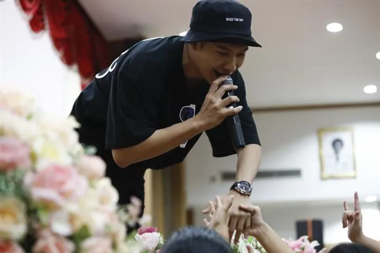 'HANAMI SCHOOL TOUR 2019’ ศิลปิน 'โมโน มิวสิค’ พร้อม 'ตั้ม เดอะสตาร์’ สร้างสีสัน-เสริมความรู้ ให้น้องๆ 'รร.สีกันฯ’