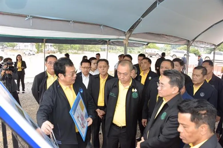“เฉลิมชัย” นำทีมลงใต้ ติดตามสถานการณ์น้ำ สร้างความมั่นใจในการป้องกันและบรรเทาอุทกภัยใน อ.หาดใหญ่ ย้ำทุกจว.เตรียมแผนรับมือเพื่อให้เกิดความเสียหายน้อยที่สุด