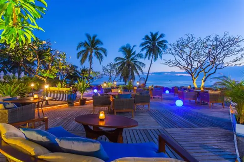 “เซิร์ฟ แอนด์ เทิร์ฟ” บาร์บีคิวริมหาดรับลมหนาวเมืองหัวหิน ณ โรงแรมเซ็นทารา แกรนด์บีชรีสอร์ทและวิลลา หัวหิน