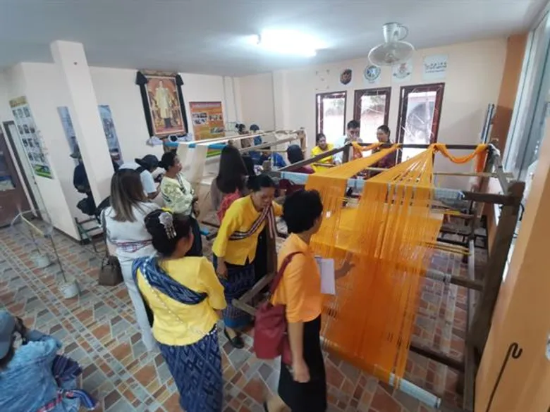 พาณิชย์’ ตอกย้ำโครงการเส้นทางสายไหมสู่เมืองรอง ผลักดันผ้าไหมไทยเชื่อมโยงแหล่งท่องเที่ยว ภาคอีสาน อุดรธานี - หนองบัวลำภู - เลย