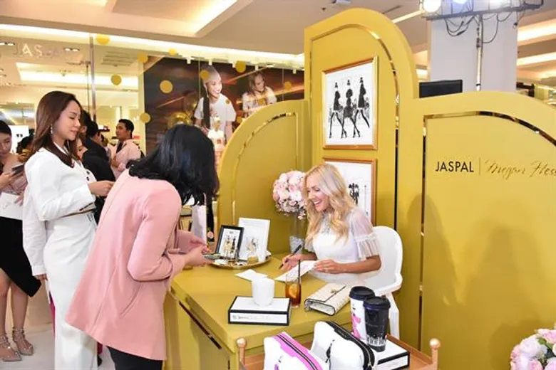 “ยัสปาล” ชวนเหล่าเซเลบริตี้สนุกไปกับคอลเลกชั่นพิเศษส่งท้ายปี “Jaspal X Megan Hess” (ยัสปาล เอ็กซ์ เมแกน เฮส)