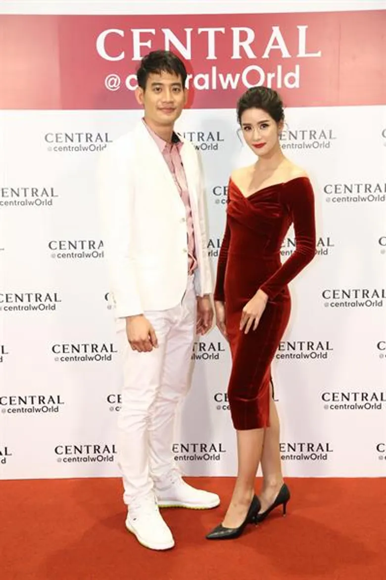 เซอร์ไพรส์สุดฟิน!! ณเดชน์-ญาญ่า เสกกล่องของขวัญมหาศาลให้แฟนๆ สุขทั่วห้าง ฉลองเปิดห้างเซ็นทรัล@เซ็นทรัลเวิลด์
