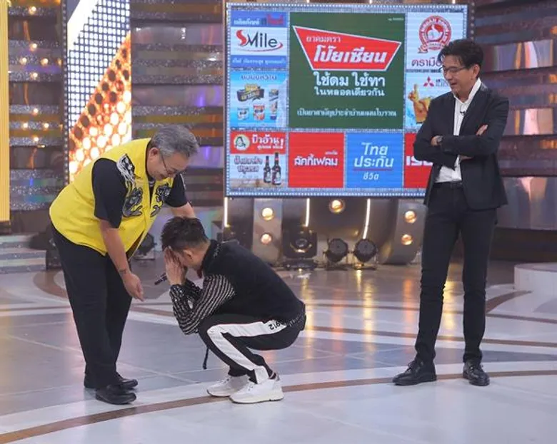 “เอ-ไชยา มิตรชัย” โชว์ลีลาไม่ธรรมดา!ร้อง เต้น สนั่นเวที “กิ๊กดู๋ฯ” สุดอึ้งสาวเสียงสวยแข่งเงาเสียงตัวเอง!!!!