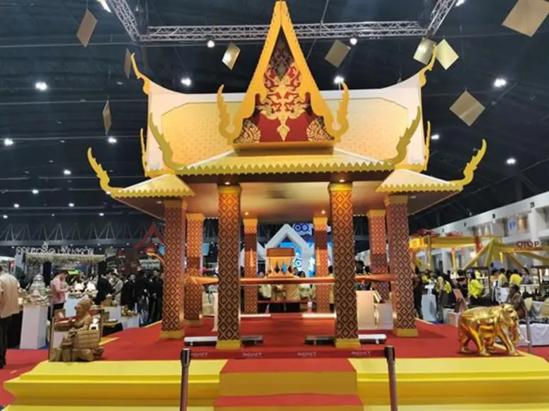 ฮือฮา OTOP City 2019 โชว์ “เรือสุพรรณหงส์จักสานจำลอง” ลำเหยียบ 2 ล้าน พร้อมเปิดโซนใหม่ OTOP Lady