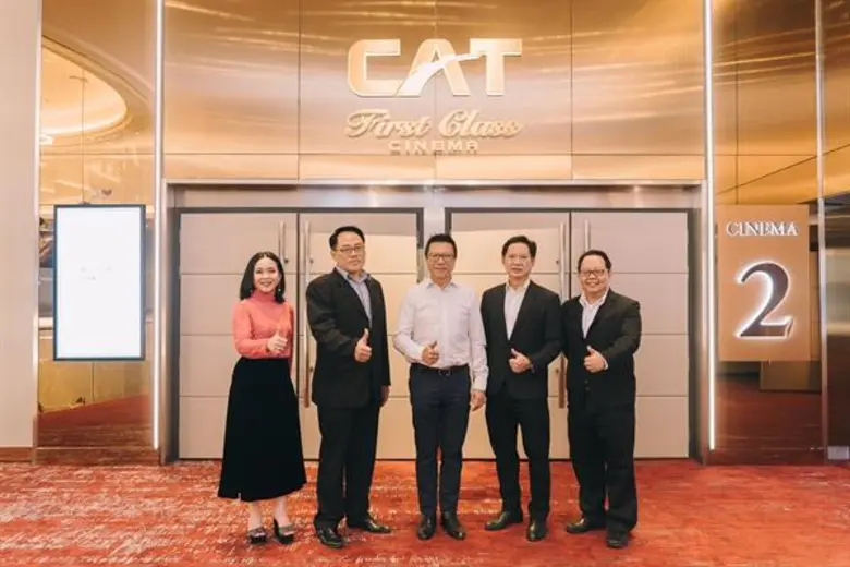 คุณสุรเดช ทวีแสงสกุลไทย กรรมการผู้จัดการใ...