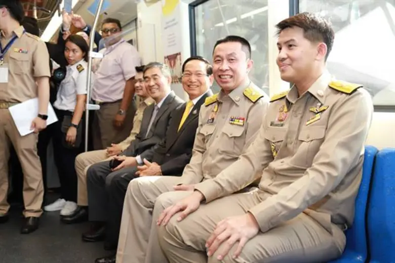 กระทรวงคมนาคม รฟม. และ BEM พร้อมขยายการให้บริการรถไฟฟ้าสายสีน้ำเงินส่วนต่อขยาย ช่วงเตาปูน – ท่าพระ 23 ธันวาคมนี้ เพื่อเติมเต็มโครงข่ายรถไฟฟ้าและมอบความสุขในการเดินทางให้ประชาชน