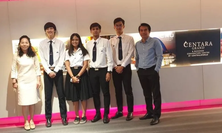 วิศวะ ม.ศรีปทุม เจ๋ง!โชว์งานวิจัยนวัตกรรม ”การพัฒนาปูนฉาบผสมน้ำยางพาราเพื่อลดการแตกร้าวของงานก่ออิฐฉาบปูน” คว้ารางวัลขวัญใจผู้เข้าชมงาน UNICON 2019