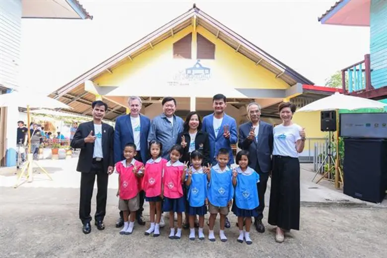 คุณปฐมพล สาวทรัพย์ (ที่ 3 จากขวา) ประธานเ...