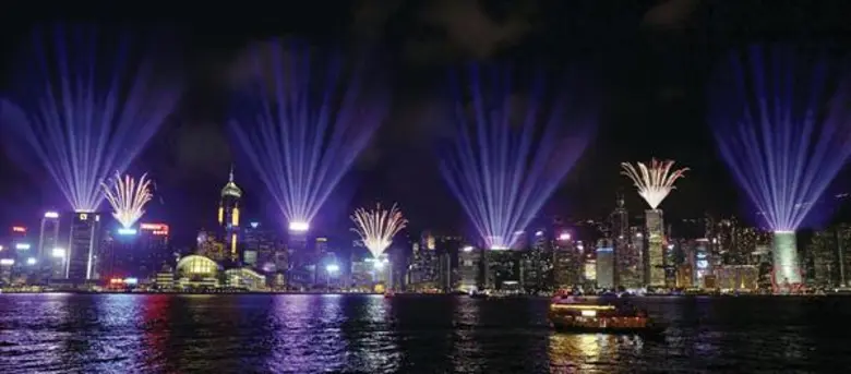 ฮ่องกงต้อนรับปี 2020 ด้วยโชว์แสงสีระดับโลกเหนืออ่าววิคตอเรีย จัดกิจกรรมจับฉลากปีใหม่ทั่วเมืองครั้งแรกชูสีสันการเฉลิมฉลองไม่เหมือนใคร