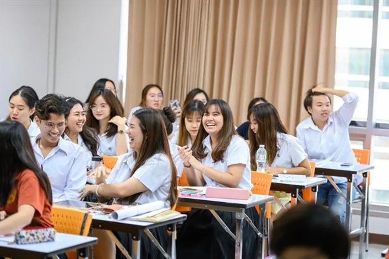 ผู้บริหารเคทีซีปันความรู้ทางการเงินนอกห้องเรียนที่มศว.ประสานมิตร ในโครงการ “KTC Offer เรียนรู้ ต่อยอด ยั่งยืน”