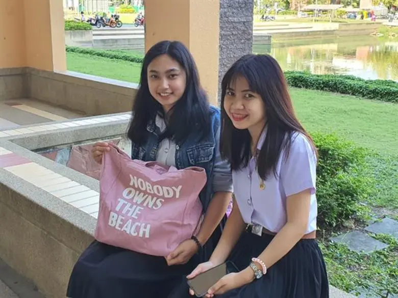 มทร.อีสาน เริ่มแล้ว! ใช้ถุงผ้าแทนถุงพลาสติก