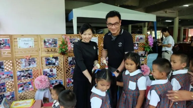 นางทิพพาภรณ์ อริยวรารมย์ ประธานเจ้าหน้าที...
