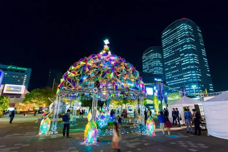 เที่ยวญี่ปุ่นย่านโตเกียว อย่าพลาดแวะมาถ่ายรูปและสนุกกับอีเวนต์ “พิคาชูโต้คลื่นขนาดยักษ์” ต่อด้วยอร่อยจุใจกับเมนูสตรอว์เบอร์รีในงาน LaLaport TOKYO-BAY STRAWBERRY FAIR และตบท้ายด้วยชมไฟประดับสุดโรแมนติก Makuhari New City Illumination 2019/2020