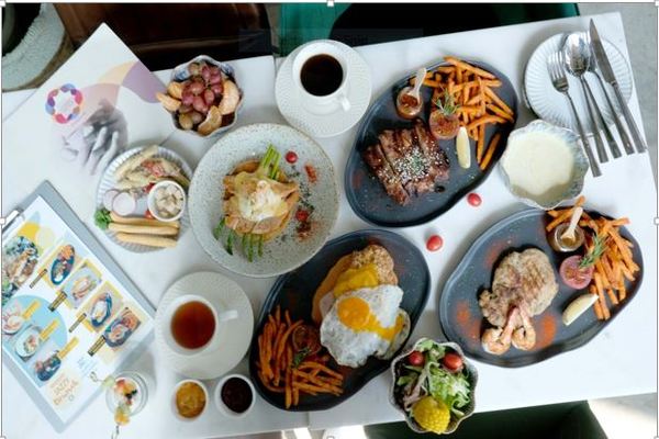 GTH ชวนอร่อยชิลล์มื้อสายเคล้าเสียงเพลงฟังสบายในวันหยุด กับ Weekend Jazzy Brunch @
