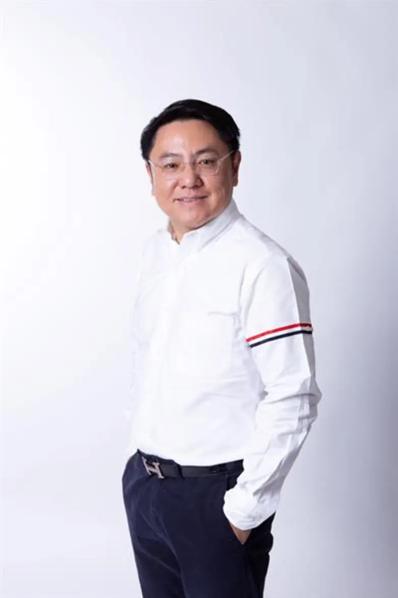 นายวีรวัฒน์ องค์วาสิฏฐ์ ประธานเจ้าหน้าที่...