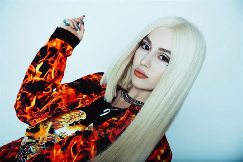 "เอวา แม็กซ์" Ava Max แจ้งเกิดได้อย่างสวย...