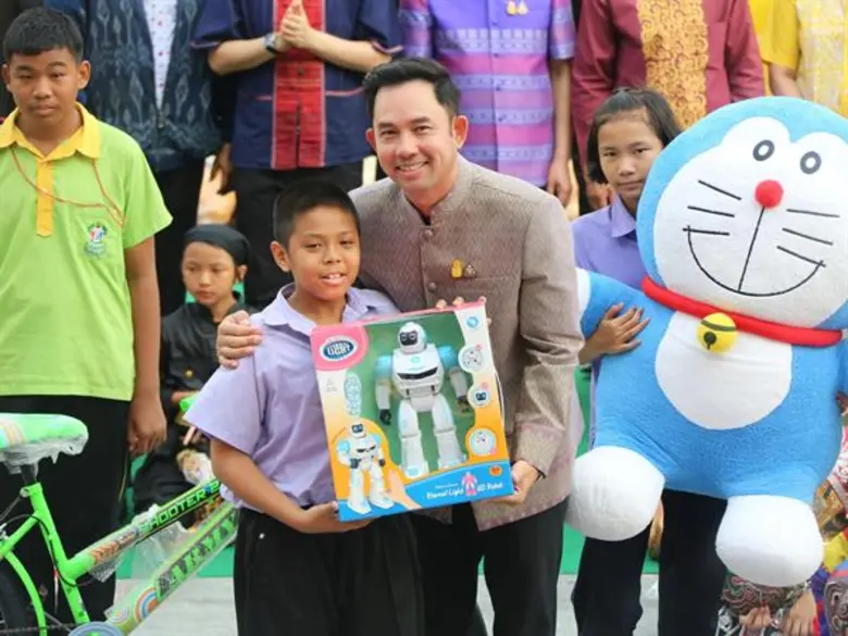 รมว.วธ. มอบ 175 รางวัล “เด็กผู้นำทางวัฒนธรรม” งานวันเด็กแห่งชาติ ปี 63 มอบโล่ เกียรติบัตรประกวดร้องเพลงส่งเสริมอัตลักษณ์วัฒนธรรมไทย และวัฒนธรรมสร้างสรรค์ ส่งเสริมเด็กไทยเรียนรู้ศิลปวัฒนธรรม พร้อมปลูกฝังค่านิยม สืบสานความเป็นไทย
