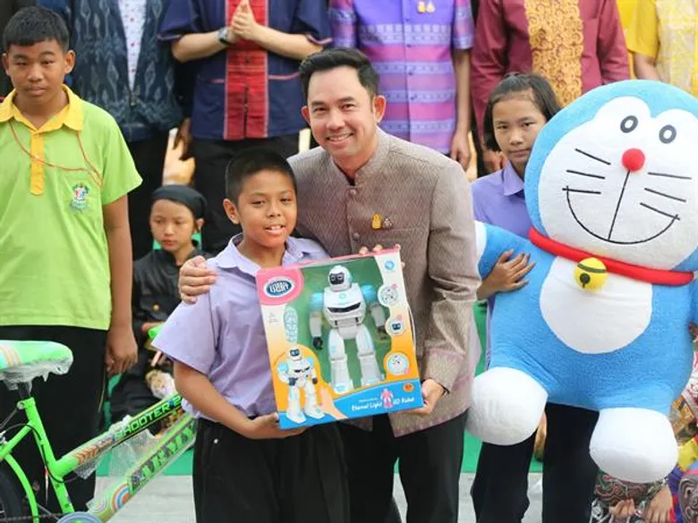 รมว.วธ. มอบ 175 รางวัล “เด็กผู้นำทางวัฒนธรรม” งานวันเด็กแห่งชาติ ปี 63 มอบโล่ เกียรติบัตรประกวดร้องเพลงส่งเสริมอัตลักษณ์วัฒนธรรมไทย และวัฒนธรรมสร้างสรรค์ ส่งเสริมเด็กไทยเรียนรู้ศิลปวัฒนธรรม พร้อมปลูกฝังค่านิยม สืบสานความเป็นไทย