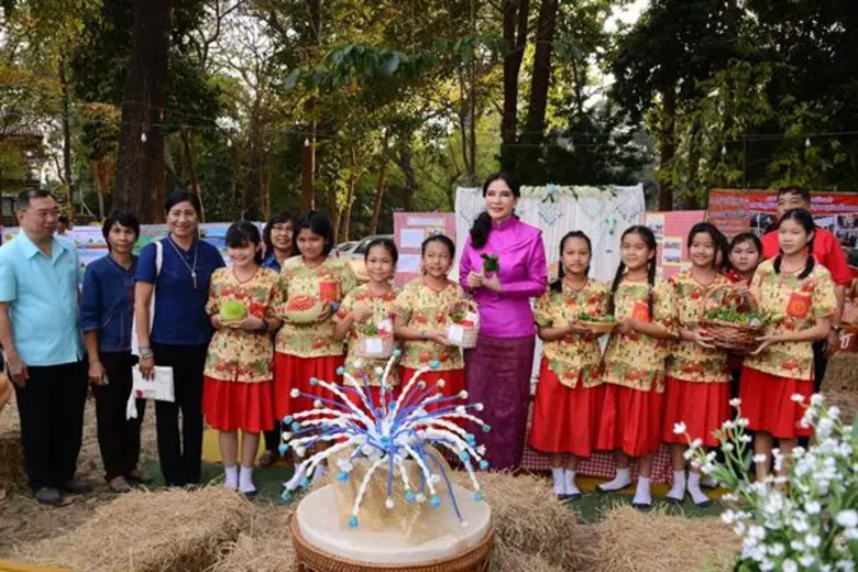 นางสาวมนัญญา ไทยเศรษฐ์ รัฐมนตรีช่วยว่าการ...