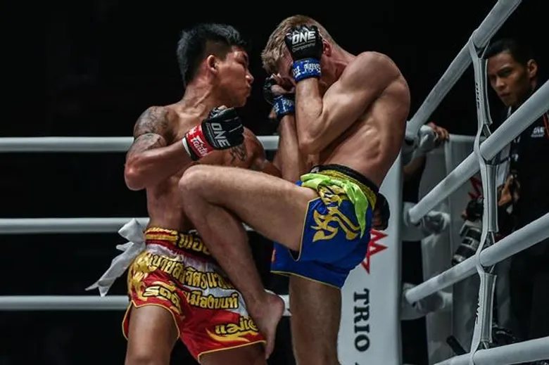 กระหึ่มอิมแพ็คฯ! "รถถัง" ป้องแชมป์น็อก "แฮ็กเกอร์ตี", "แสตมป์-แสงมณี-เมืองไทย" พร้อมใจซิวชัย ศึก ONE: A NEW TOMORROW