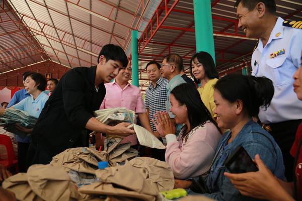 ช่อง 3 ส่งมอบอาคารเรียนที่บูรณะหลังอุทกภัยจากพายุโพดุล โรงเรียนเทพนิมิต ตำบลแก้งเหนือ อำเภอเขมราฐ จังหวัดอุบลราชธานี