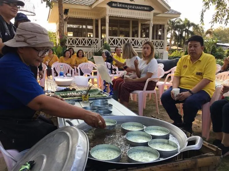 พาณิชย์’ เร่งผลักดันผ้าไหมไทยให้เติบโตอย่างต่อเนื่อง พร้อมเชื่อมโยงแหล่งท่องเที่ยวเมืองรอง ...สร้างมูลค่าเพิ่มให้ชุมชน